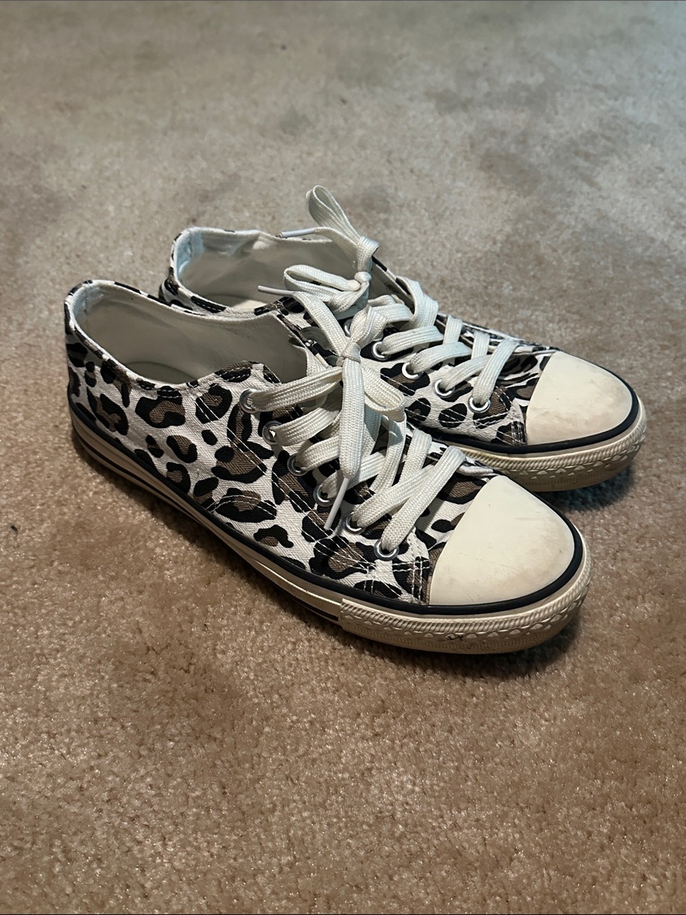 Leopard Print Low-Top Canvas Sneakers - White/Black